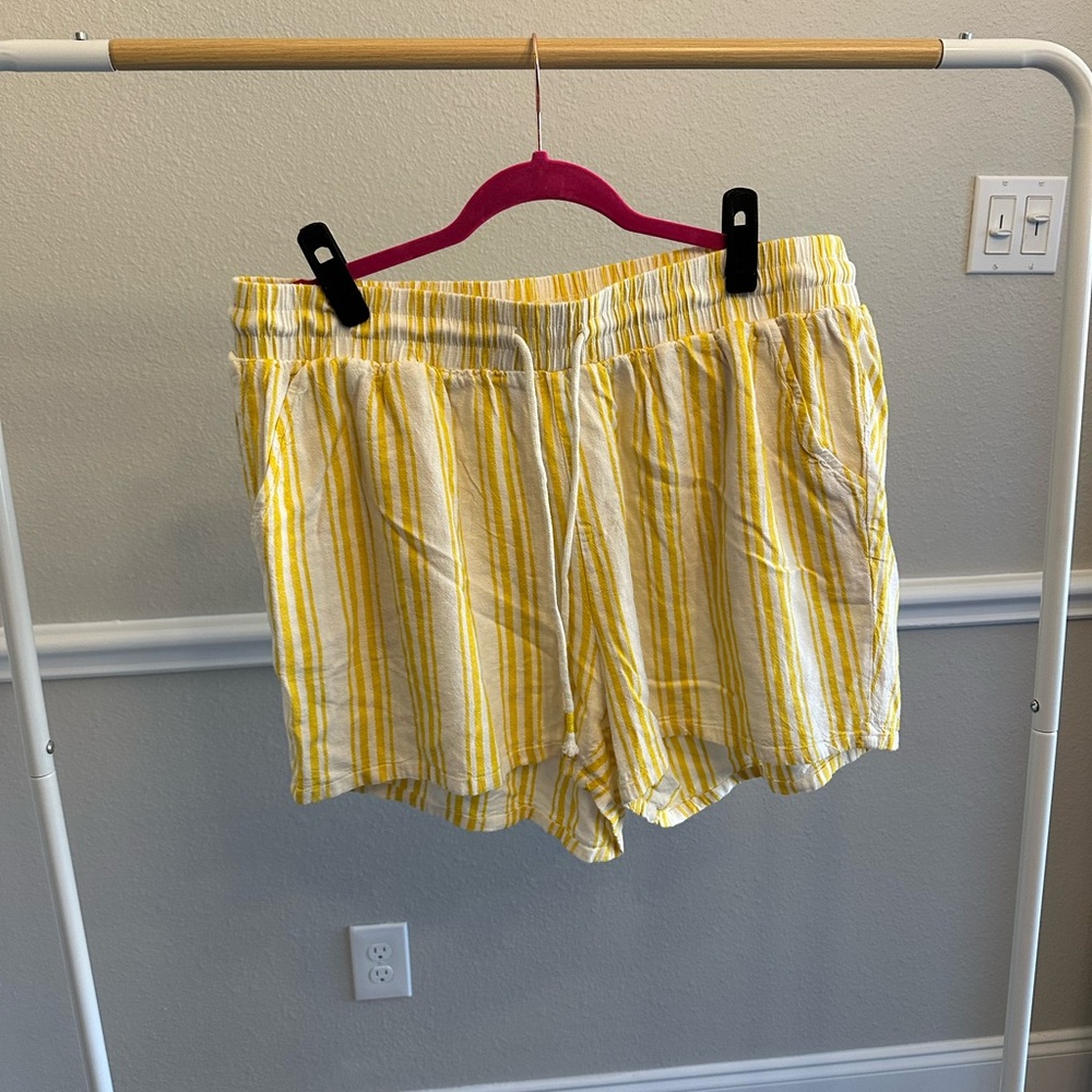 Torrid Yellow Striped Women’s Drawstring Shorts